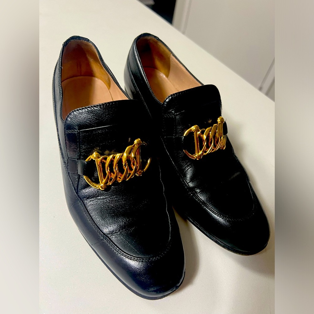 Gucci leather flats
